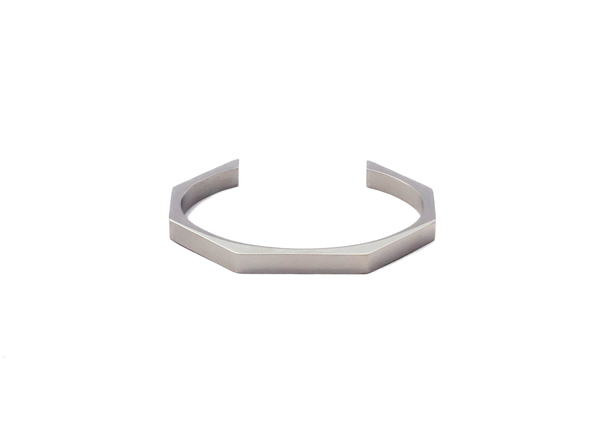 NUT BANGLE SILVER