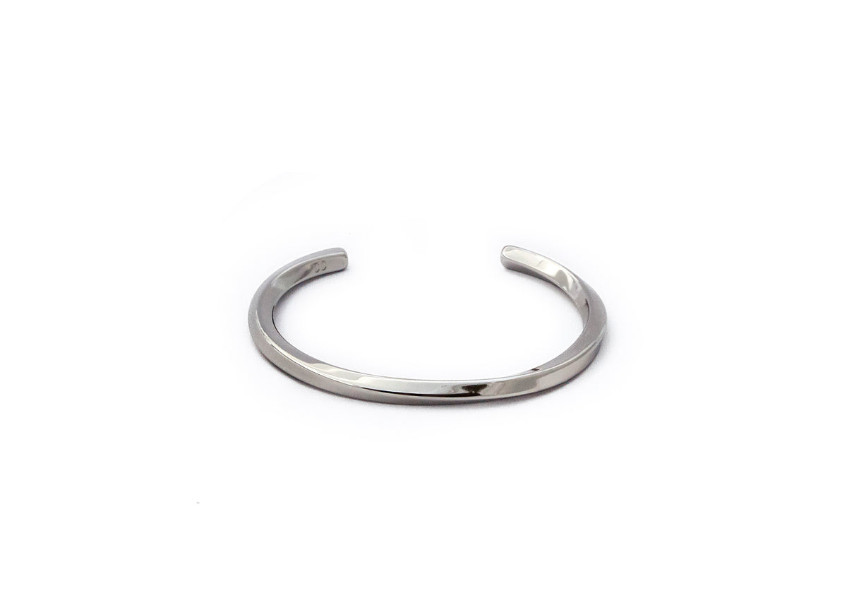 TWIST BANGLE SILVER